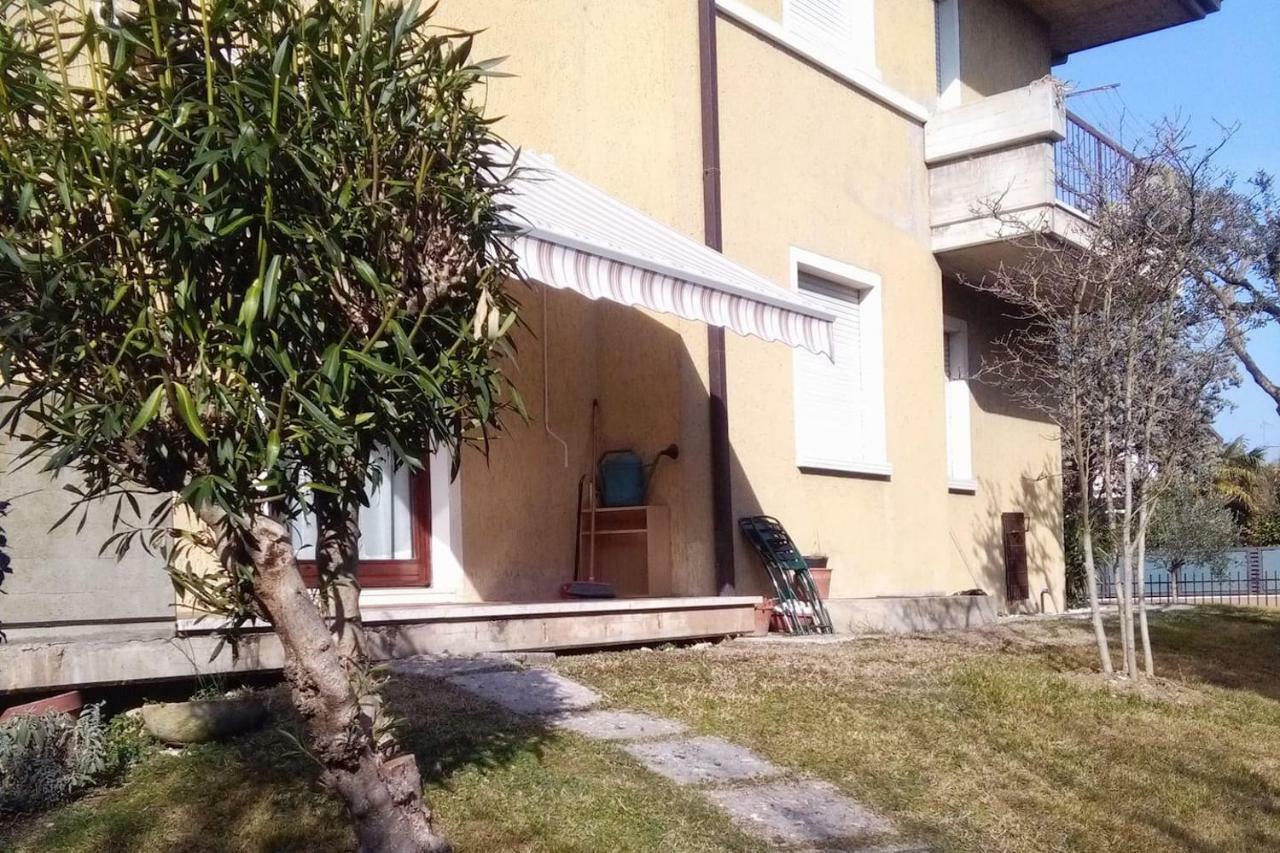 Casa Margherita Сирмионе Екстериор снимка